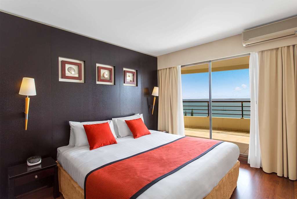 Ramada Hotel & Suites By Wyndham Noumea Exterior foto