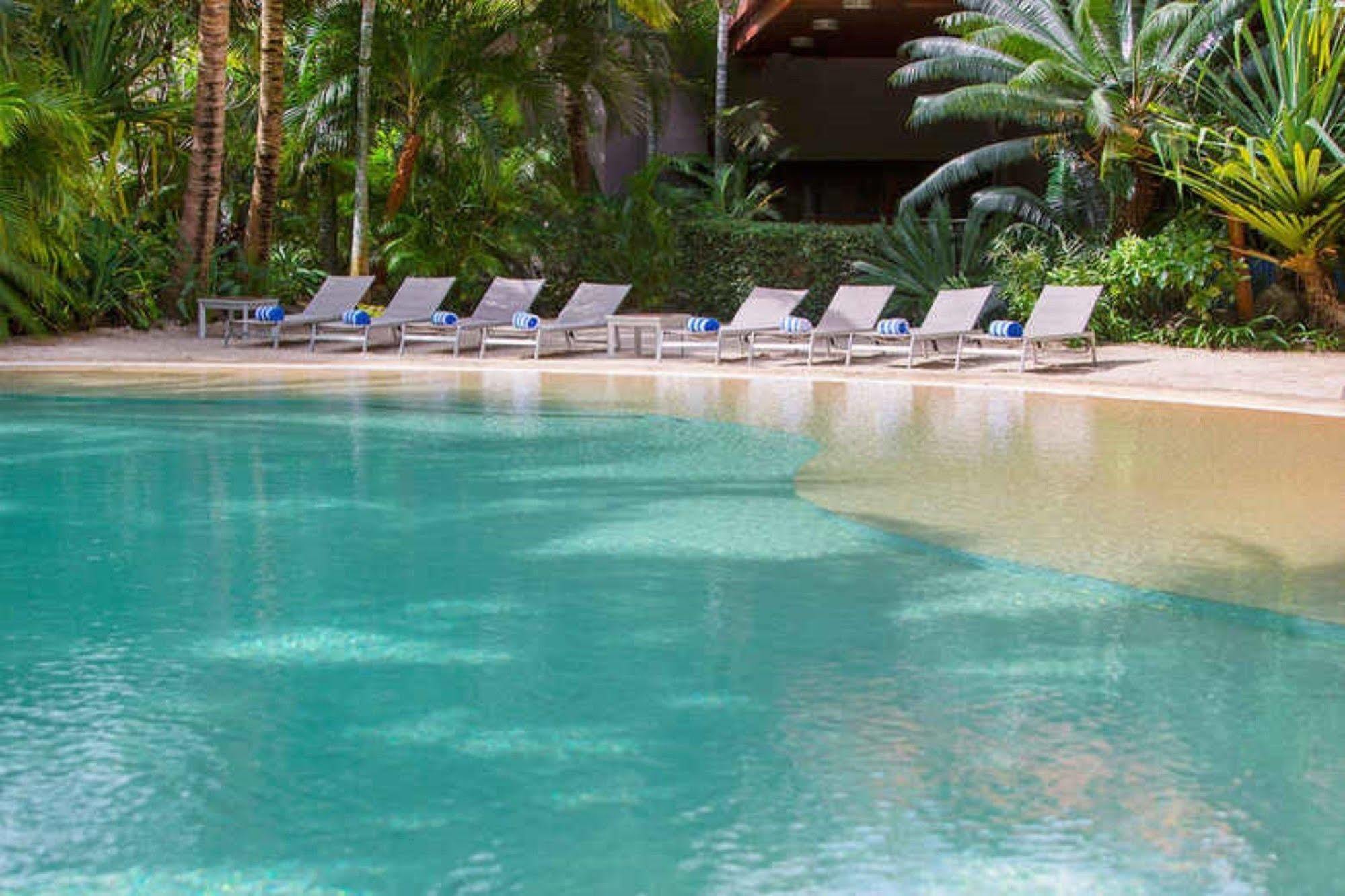 Ramada Hotel & Suites By Wyndham Noumea Exterior foto